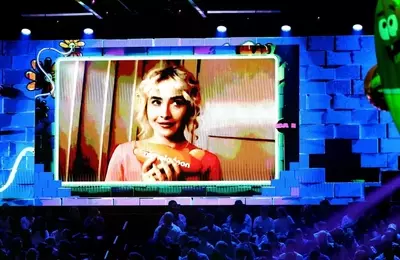 Sabrina Carpenter Shines at the 2025 Kids' Choice Awards
