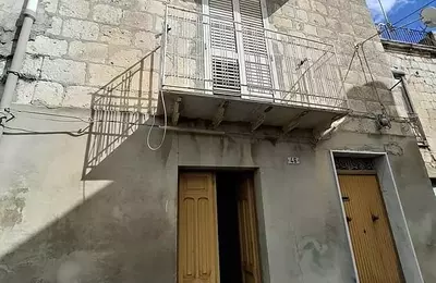 Italian Real Estate Dreams: A Tale of Two Homebuyers' Experiences with €1 Properties