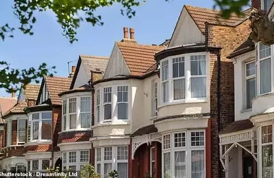 UK Home Repossessions Surge Amidst Rising Mortgage Rates