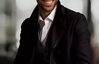 From Screen to Real Estate: Nev Schulman Joins Coldwell Banker Warburg