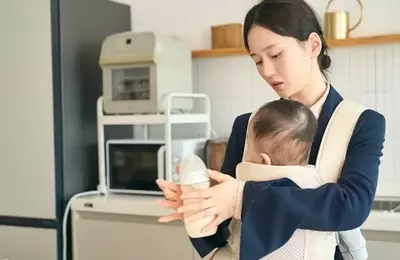 Navigating Parenthood: Balancing Work and Family Time with Young Children