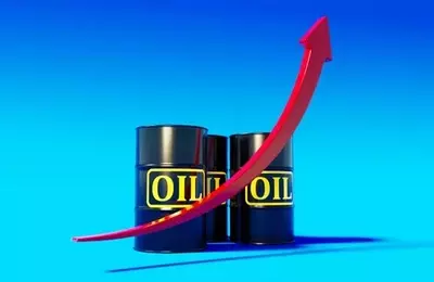 Soaring US Energy Exports Fuel Domestic Price Hikes Amidst Middle East Conflict