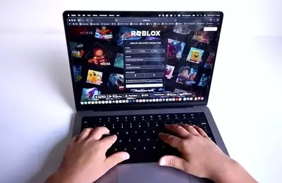 Roblox: AI-Powered Entertainment Amidst Safety Challenges