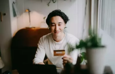 Navigating Credit Scores with Rewards Cards: A Comprehensive Guide