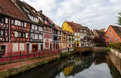 Top Countries for Expat Living with Pleasant Climates