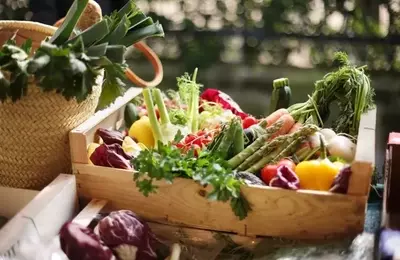 Sprouts Farmers Market: Downgrade to 'Hold' Amidst Sales Decline and Macroeconomic Headwinds