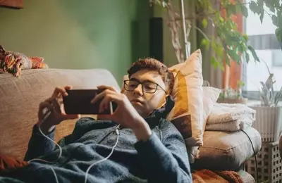 The Challenging Phase of Adolescence: Understanding Teen Behavior Before Departure