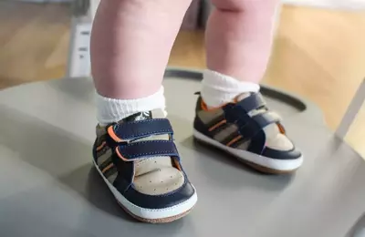Choosing the Best Footwear for Babies and Toddlers: A Comprehensive Guide