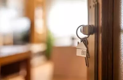 New Home Sales Decline in April Amidst Surging Median Prices
