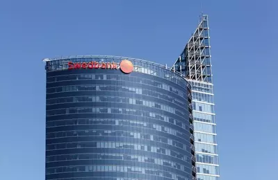 Swedbank: Overvaluation Concerns Amidst Stagnant Growth and Real Estate Exposure
