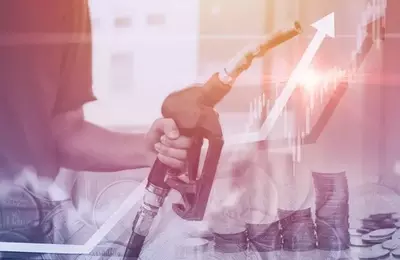 Gasoline Prices Peak, Following Oil's Downward Trend