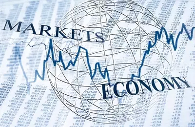 Market Dynamics: Navigating Valuation Extremes and Economic Signals