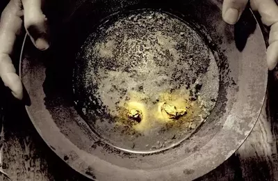 Gold's Decline Amidst Rising Interest Rate Expectations