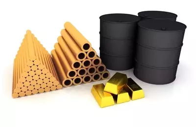 Oil Prices Dip Amid Strait of Hormuz Reopening Speculation and Strategic Reserve Concerns