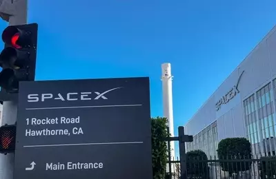 SCHV's Unexpected SpaceX Holding: A Deep Dive into ETF Strategy