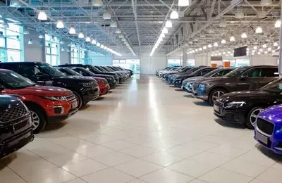 Lithia Motors Navigates Headwinds: A Hold Rating