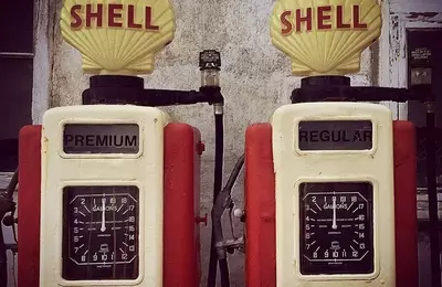 Shell Shifts Strategy: Prioritizing Fossil Fuels Over Renewables