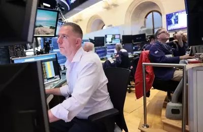 Markets Fluctuate Ahead of Key Jobs Report and Holiday Closure