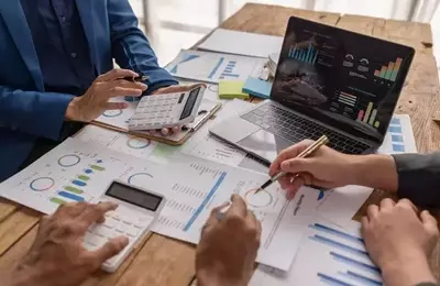 iShares International Select Dividend ETF: A Hold on Valuation Amid Headwinds