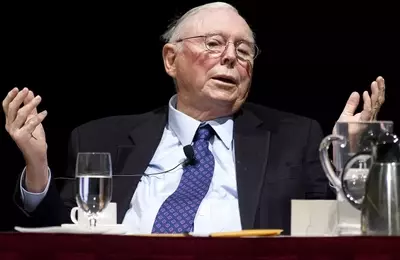 Charlie Munger's Path to Wealth: The Power of Initial Accumulation and Compounding