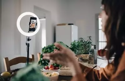 HUYA's AI-Powered Virtual Persona Market Entry: A Deep Dive