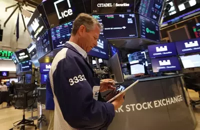 Market Outlook: Tech Giants Fluctuate Amidst Mixed Earnings and Geopolitical Tensions