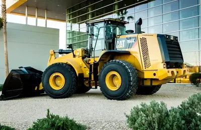 Caterpillar Faces AI Sell-off Amid Strong Fundamentals: A Hold Rating Maintained