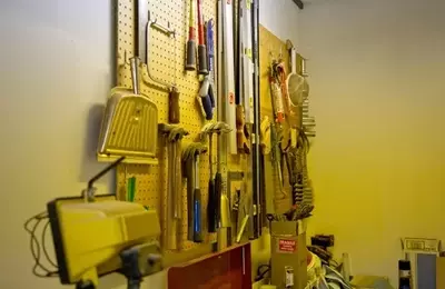 Illinois Tool Works: A Look at Growth and Valuation
