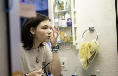 The Impact of Social Media Skincare Trends on Teenagers