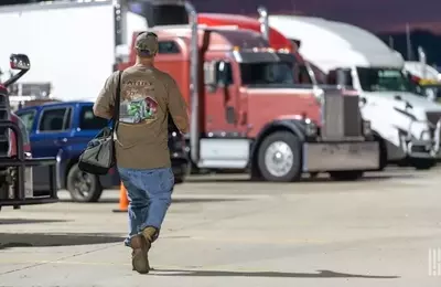 Logistics Job Market: Trucking Stagnates, Warehousing Declines, Couriers Rise