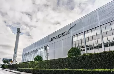 SpaceX's Overvalued Ambitions: A Critical Investment Analysis