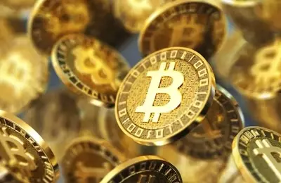 Strategic Investment Approaches in the Cryptocurrency Market: An Analysis of MSTR and Bitcoin Exposure