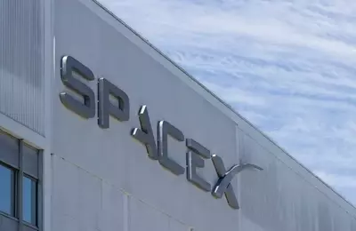 Space Sector Stocks Experience Divergent Trends Amidst Earnings Reports and AI Enthusiasm