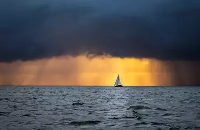 Navigating Volatility: The Impact of Options Expiration on Market Dynamics