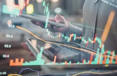Global Dividend Fund Outperforms Amidst Geopolitical Shifts and Tech Boom