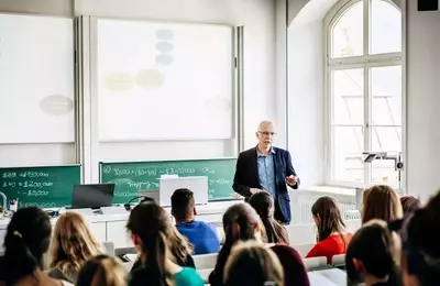 MBA vs. Executive MBA: Choosing the Right Business Education