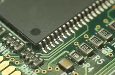 Broadcom Remains Stable Amidst ARK Investment and Google's Marvell Chip Alliance