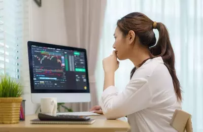 ETFs vs. Mutual Funds: A Comprehensive Guide for Young Investors