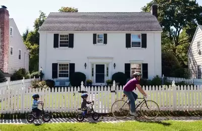 Cash Payment vs. Mortgage: Which is Better for Home Purchase?