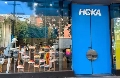 Deckers Outdoor (DECK) Navigates Market Headwinds with Strong Performance
