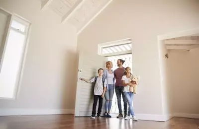 Understanding Open Houses: Definition, Operation, Pros, and Cons
