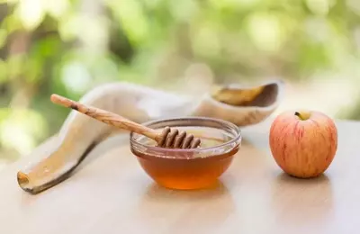 Engaging Children in Rosh Hashanah Traditions