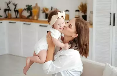 Simplifying Early Parenthood: Essential Tips for New Parents