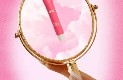 Hair Taming Wand: A Daily Essential for Frizz Control