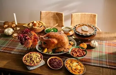 Aldi's Affordable Thanksgiving Feast for Ten
