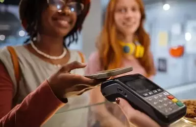 Raising Money-Savvy Kids in a Cashless World
