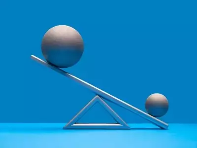 Microsoft's Internal Conflict: Growth Hopes vs. Valuation Reality