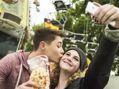 The 'Hard Launch' Phenomenon: Teenagers and Online Relationship Announcements